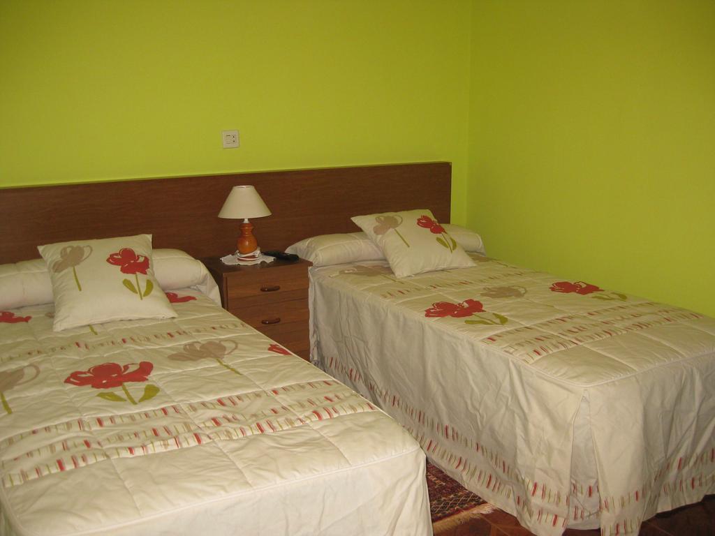 Tielve Hostal El Duje מראה חיצוני תמונה
