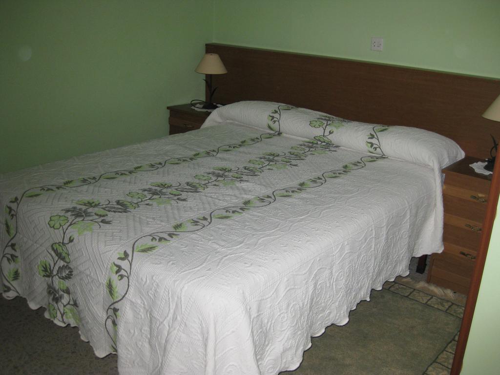 Tielve Hostal El Duje מראה חיצוני תמונה