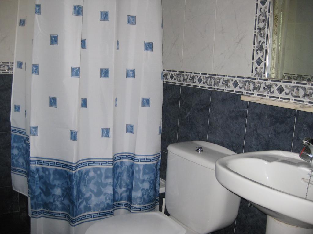 Tielve Hostal El Duje מראה חיצוני תמונה