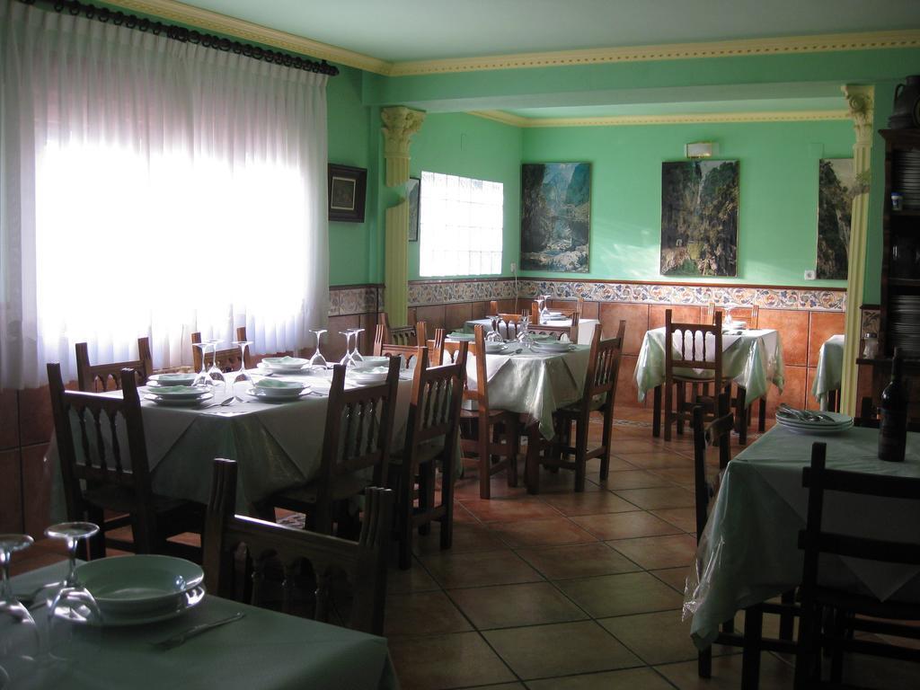 Tielve Hostal El Duje מראה חיצוני תמונה