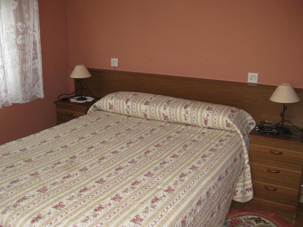 Tielve Hostal El Duje מראה חיצוני תמונה